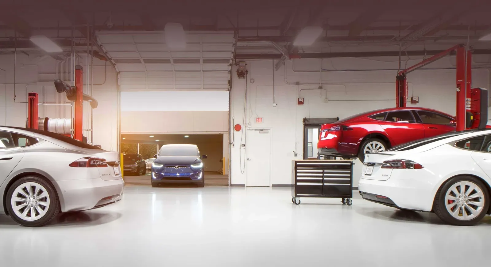Tesla lastes på biltransport etter kjøp av bil med feil